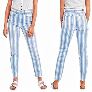AE Striped High‎ Rise Mom Jean. Size 0